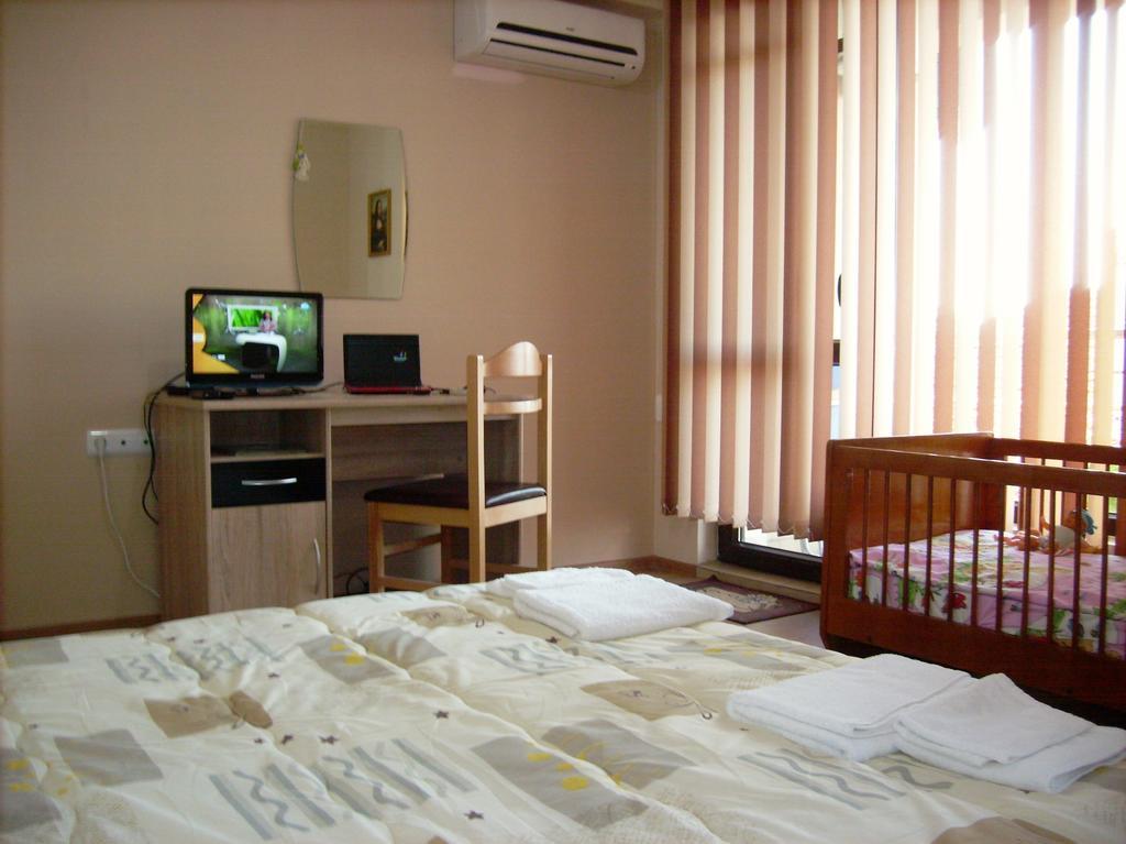 Ddenko Apartment Burgas Habitación foto